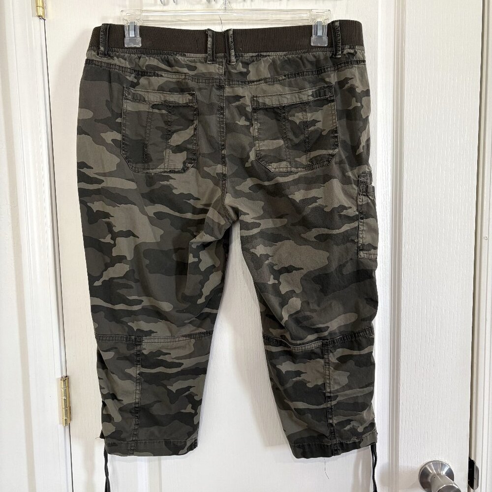 Sonoma Camo Cargo Capris Pants Ruched Crop Tie Hem Mid Rise Green Size 16 - Picture 3 of 8